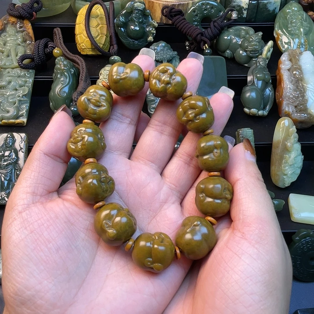 人***堂透闪石质玉未镶嵌手链