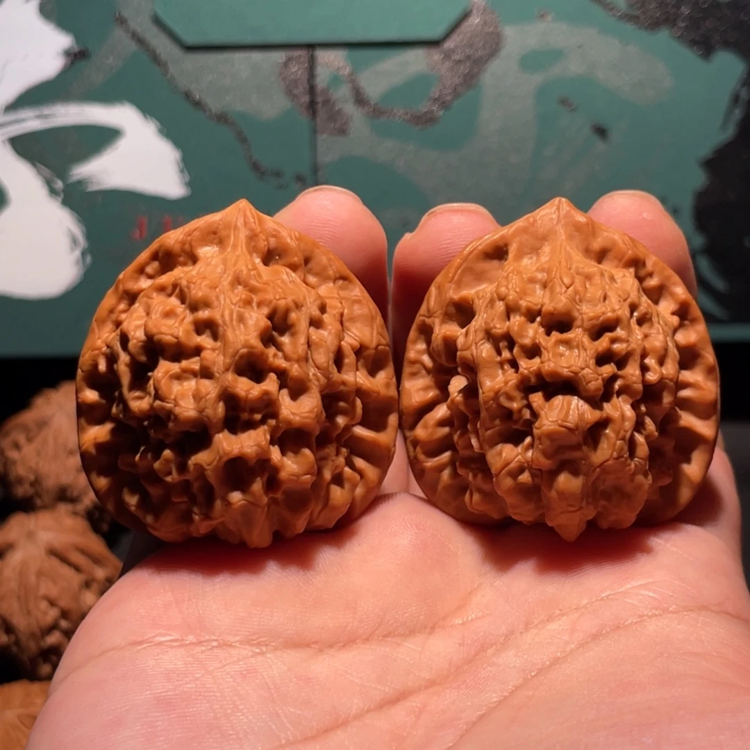 文玩核桃吊坠43君子官帽25031（有修介意勿拍）