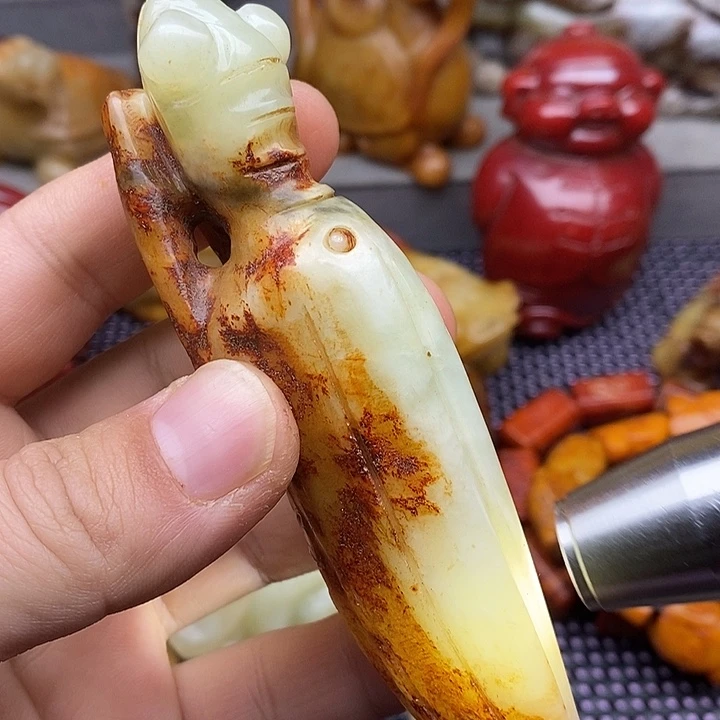 未镶嵌蛇纹石玉颈饰