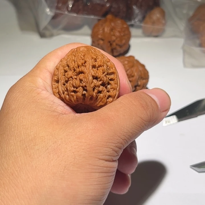 吊坠桃核狮子头核桃