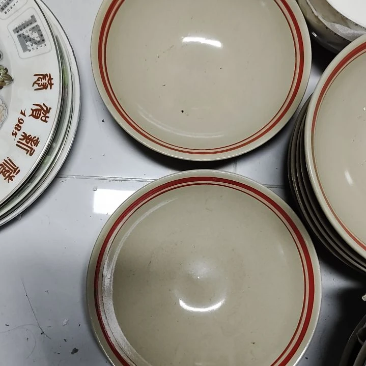 瓷片五厂，七厂各种摆件，瓷片，均有瑕疵！