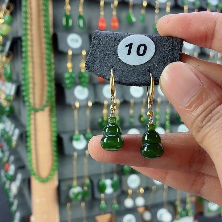 和田玉18K金镶嵌耳饰