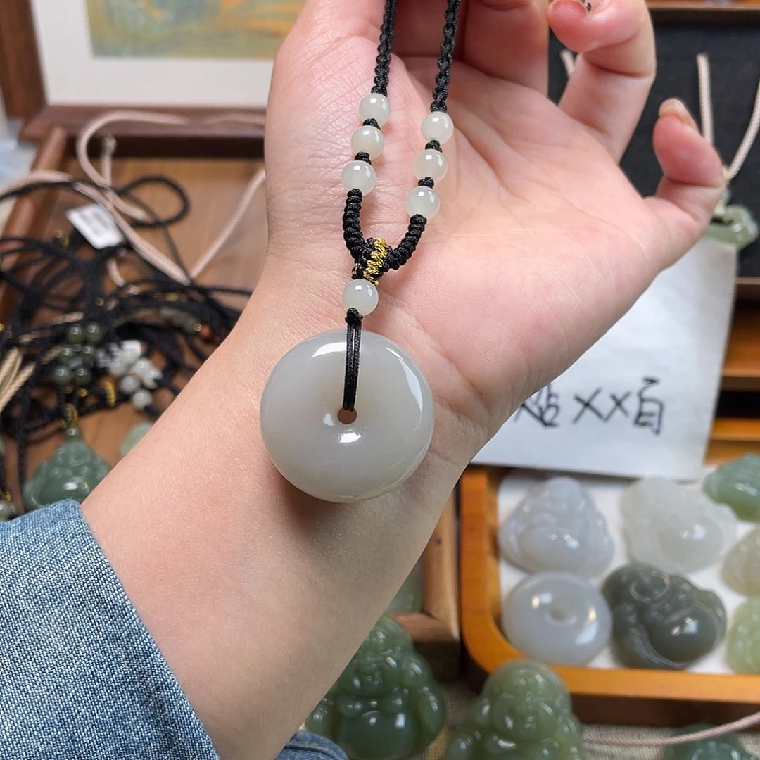 和田玉颈饰未镶嵌