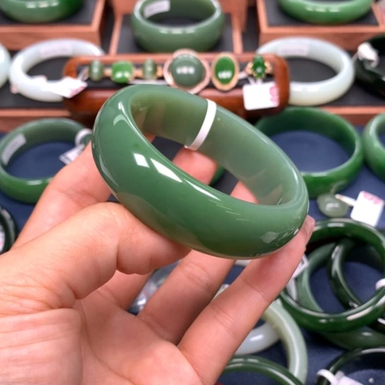 和田玉（碧玉）手镯未镶嵌西****菜