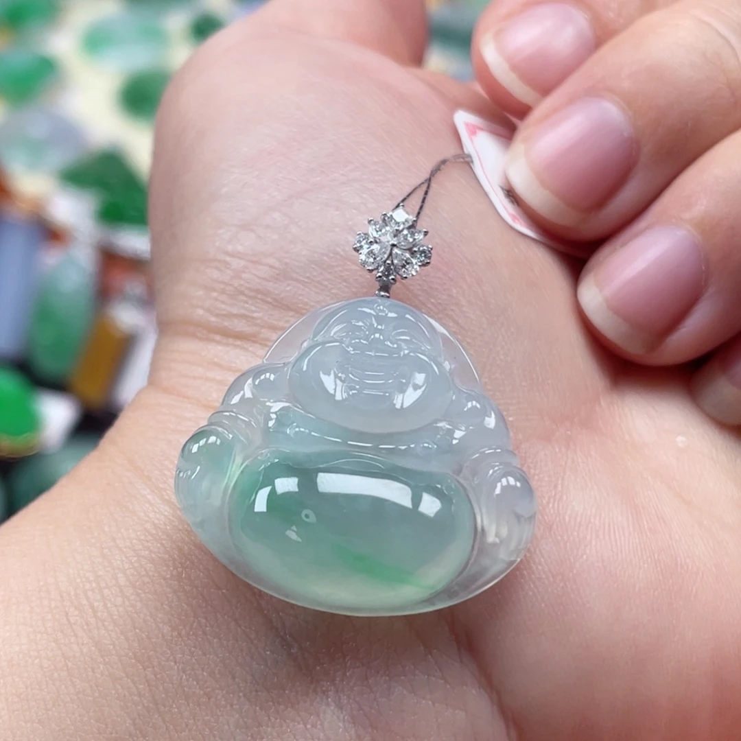 颈饰18K金镶嵌翡翠佛