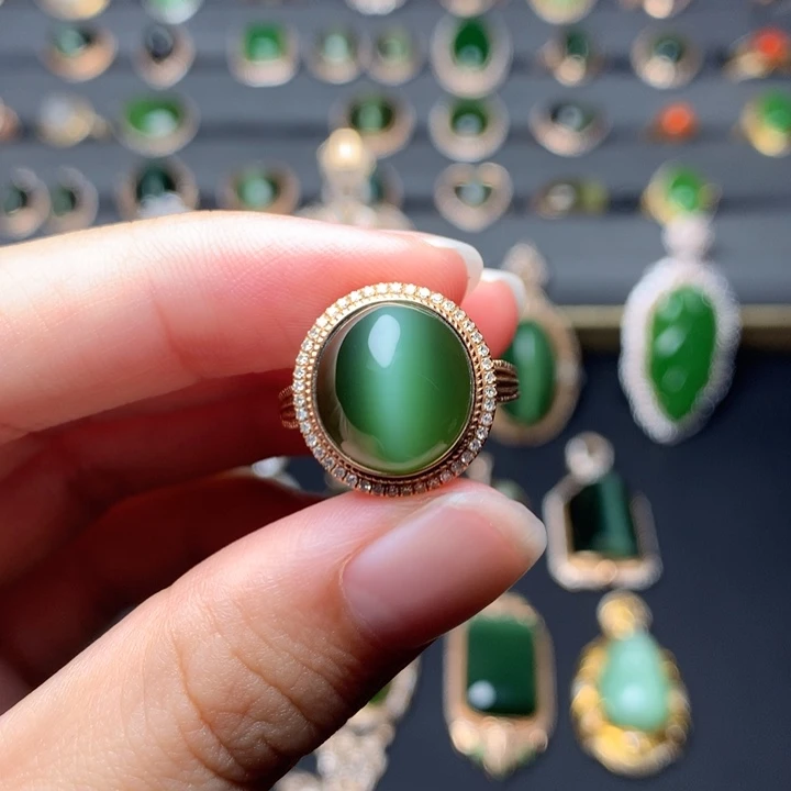 和田玉18K金镶嵌戒指