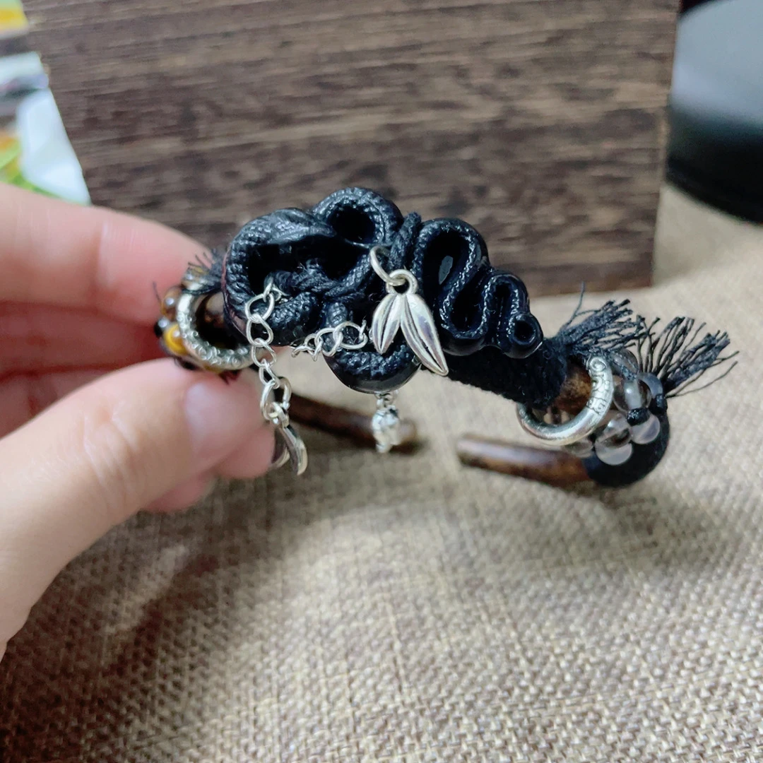 岫玉灵蛇手镯鸡血藤半镯拍之前联系客服有圈口限制