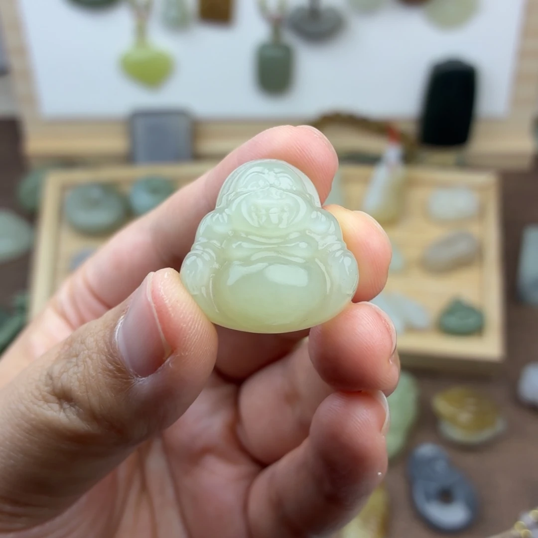 和田玉未镶嵌颈饰微瑕不退不换