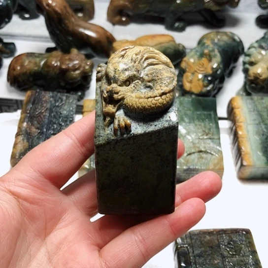 岫岩河磨玉（透闪石质玉）把件未镶嵌炽**晖
