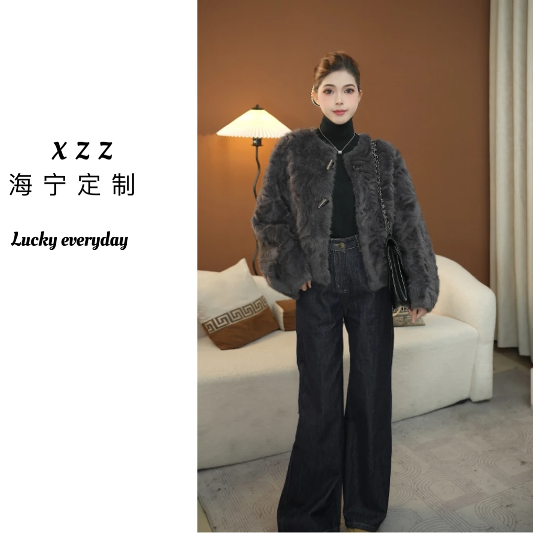 冬季新款时尚百搭韩版牛角扣设计师款短款女士毛毛外套拼接