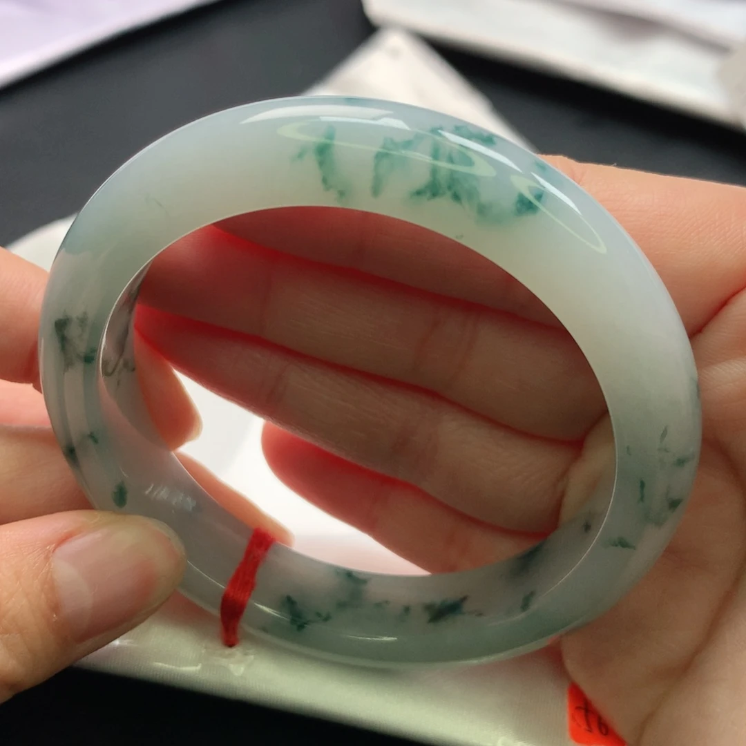 翡翠手镯未镶嵌5657圈