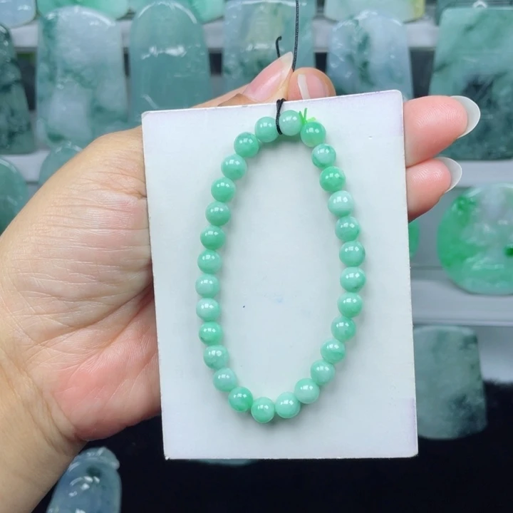 颈饰未镶嵌翡翠手串