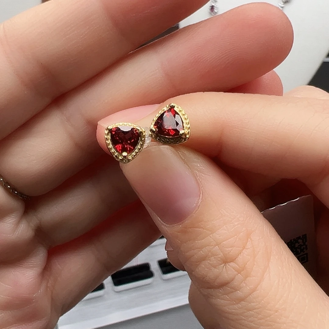 石榴石银S925镶嵌耳饰