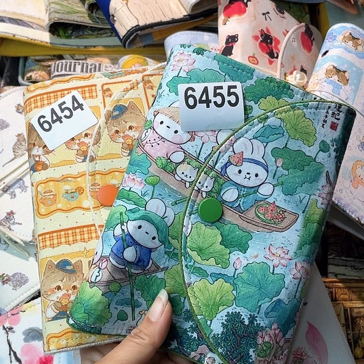刺绣嗷****?A6 活页不加纸6454 6455不退换