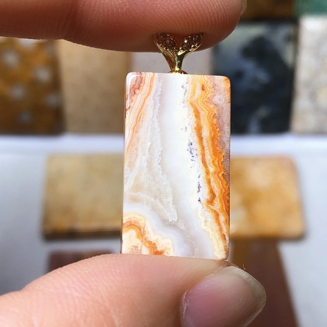 硅化玉颈饰未镶嵌