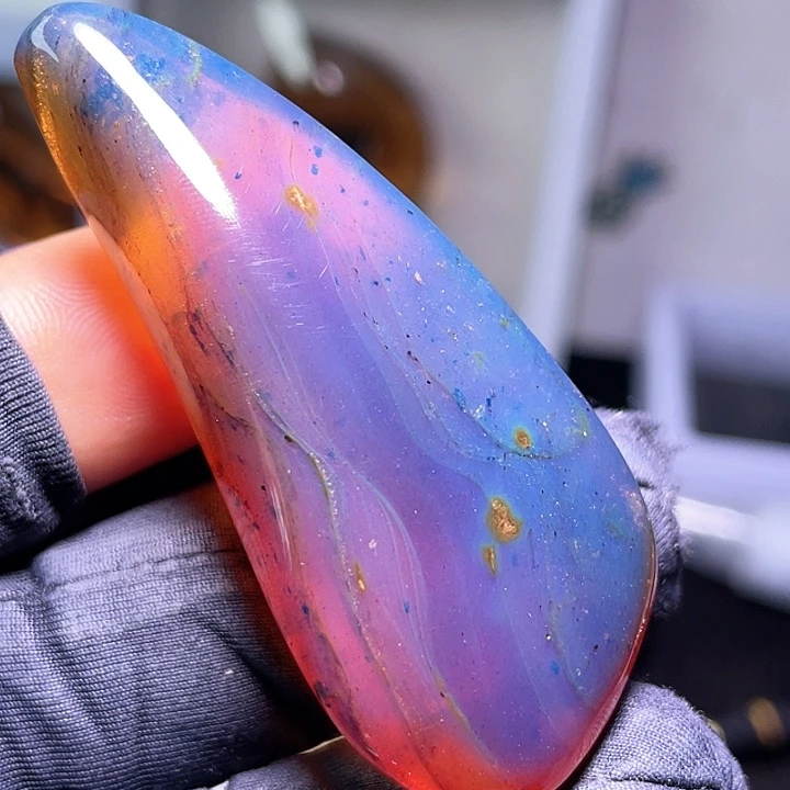 琥珀裸石未镶嵌，，