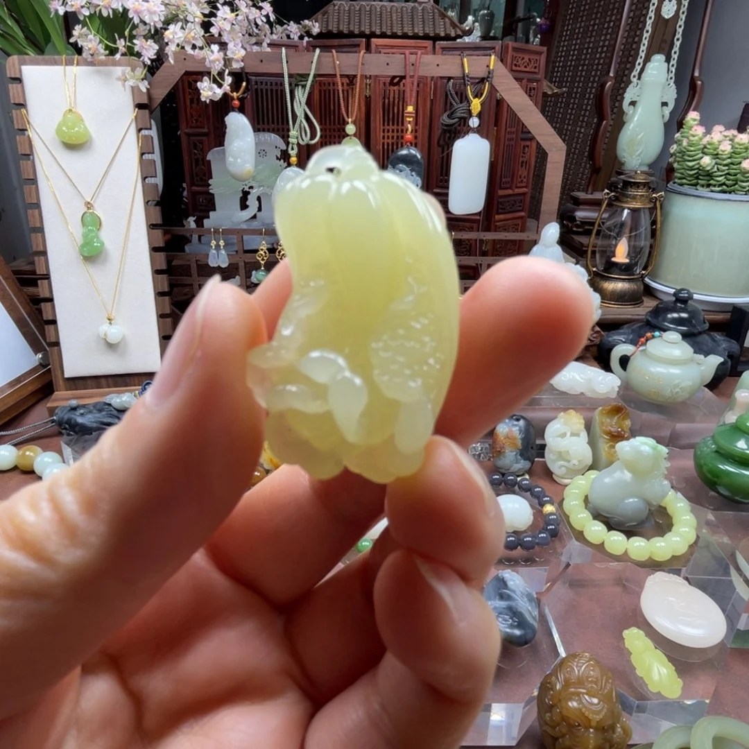 和田玉未镶嵌挂件