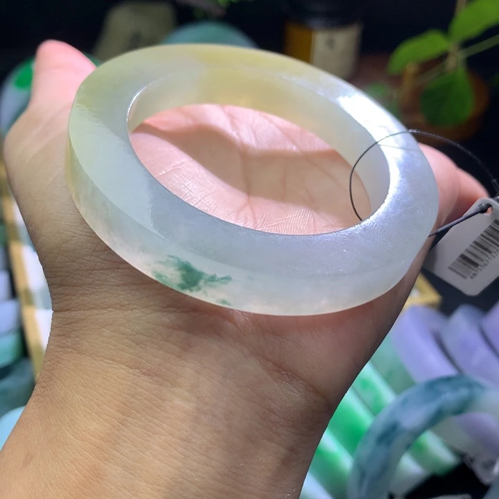 未镶嵌翡翠手镯定制翡翠