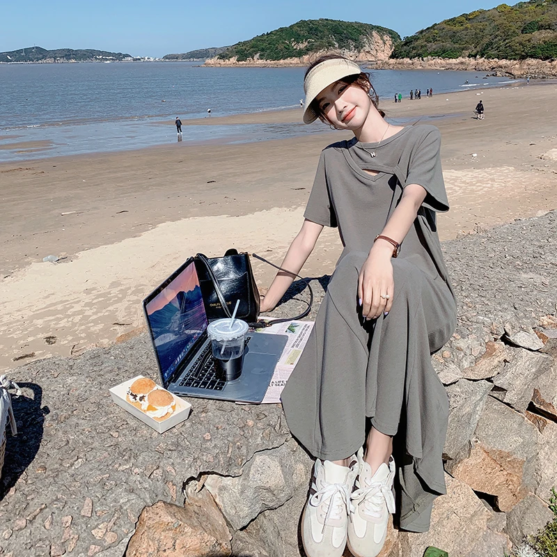 宽松慵懒风灰色t恤连衣裙女夏2025新款休闲运动海边度假沙滩长裙