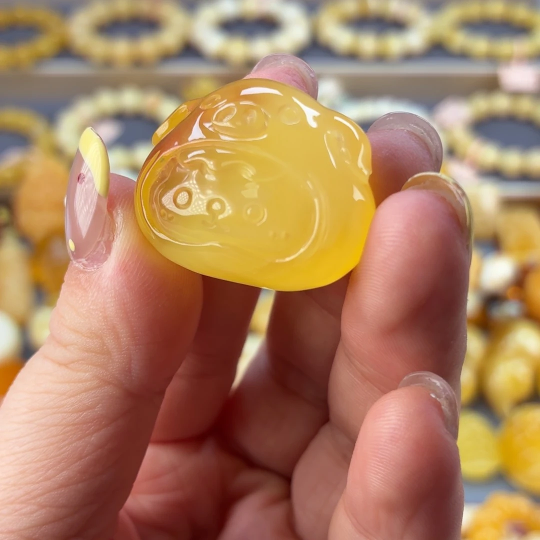 未镶嵌琥珀裸石动物崽崽