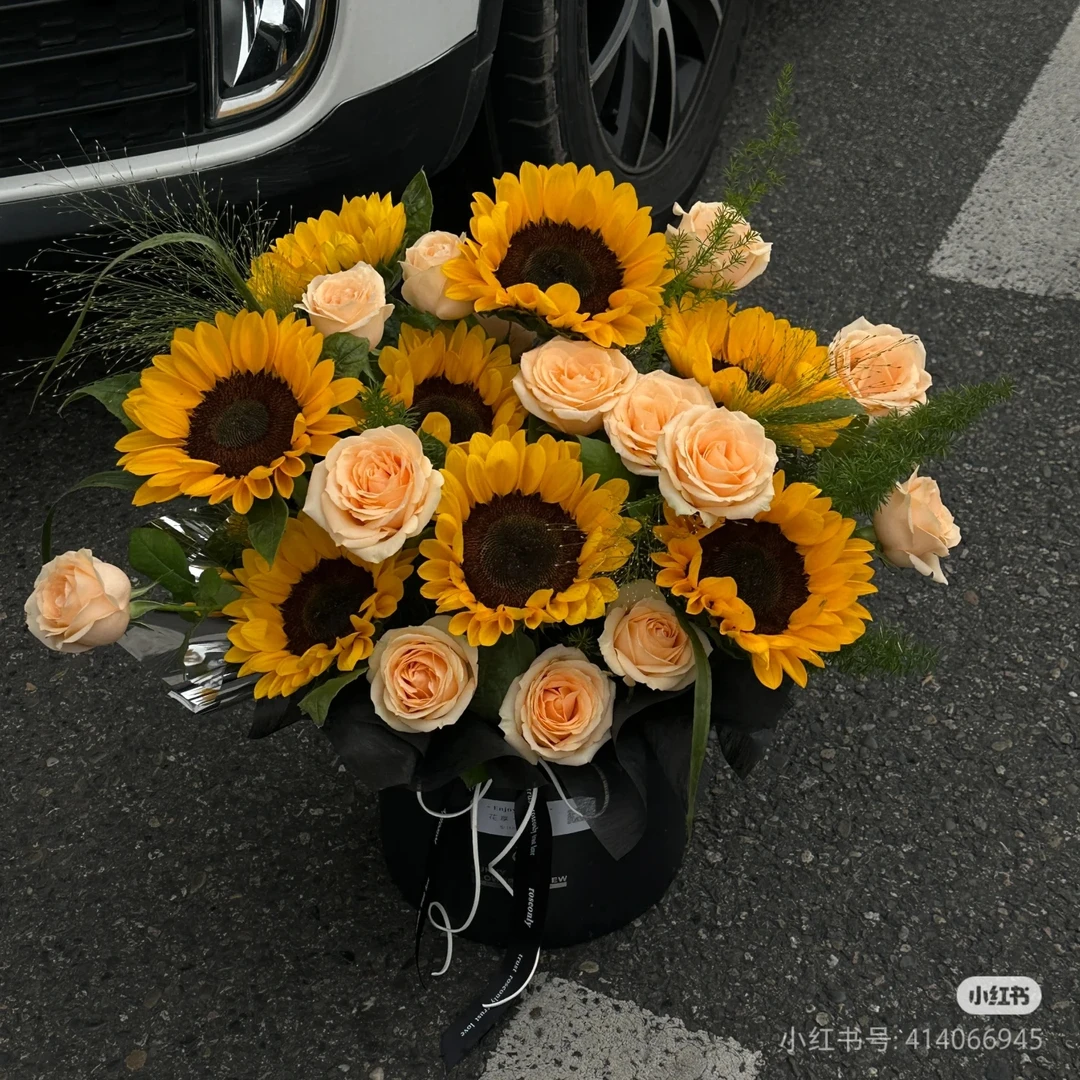 向阳而生向日癸香槟玫瑰抱抱桶