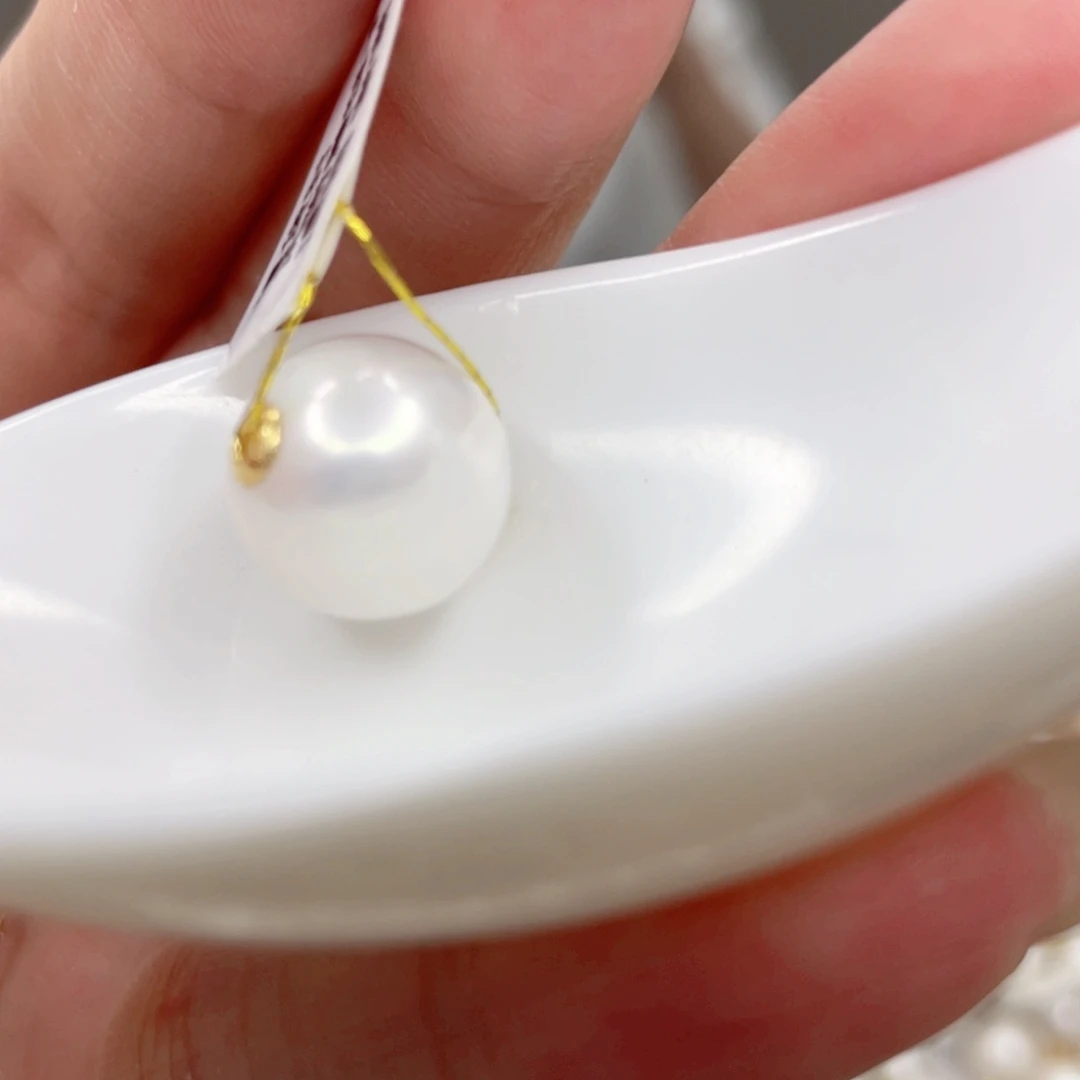 淡水珍珠18K金镶嵌吊坠(赠链)