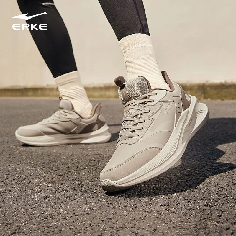 erke/鸿星尔克新款跑步鞋男款防水低帮软底运动鞋耐磨跑鞋轻便男