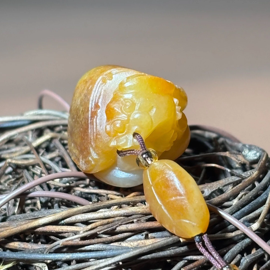 和田玉黄沁籽料长寿龟