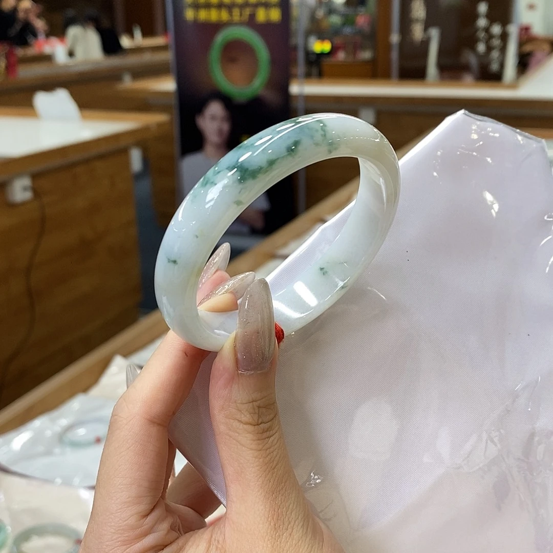 翡翠未镶嵌手镯翡翠手镯