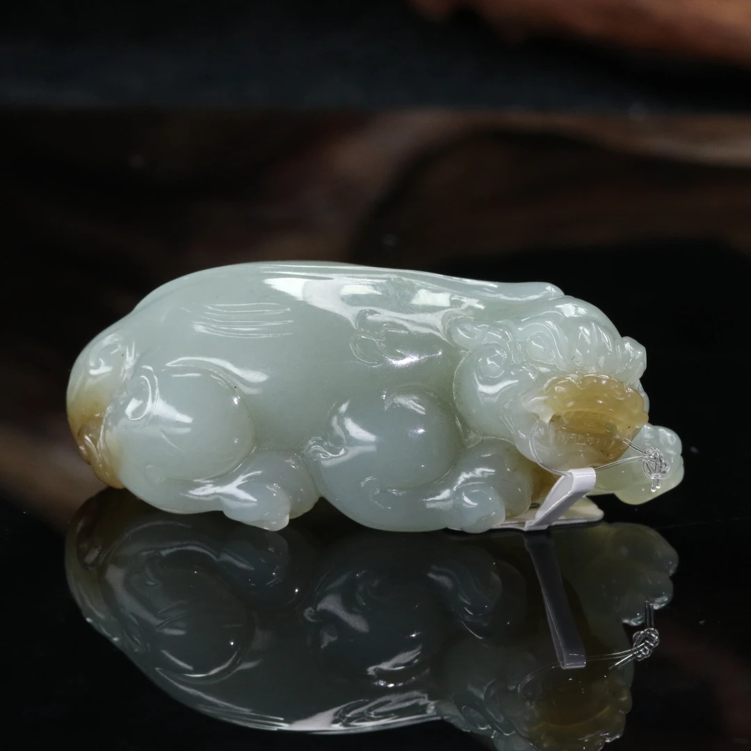 8和田玉且末蓝带糖貔貅/000539上海嘉禾拍卖