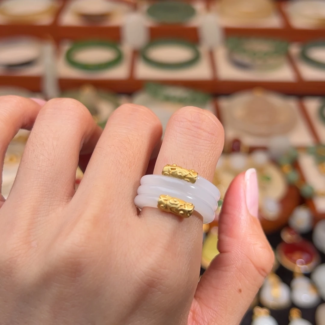 西***.和田玉18K金镶嵌戒指1314