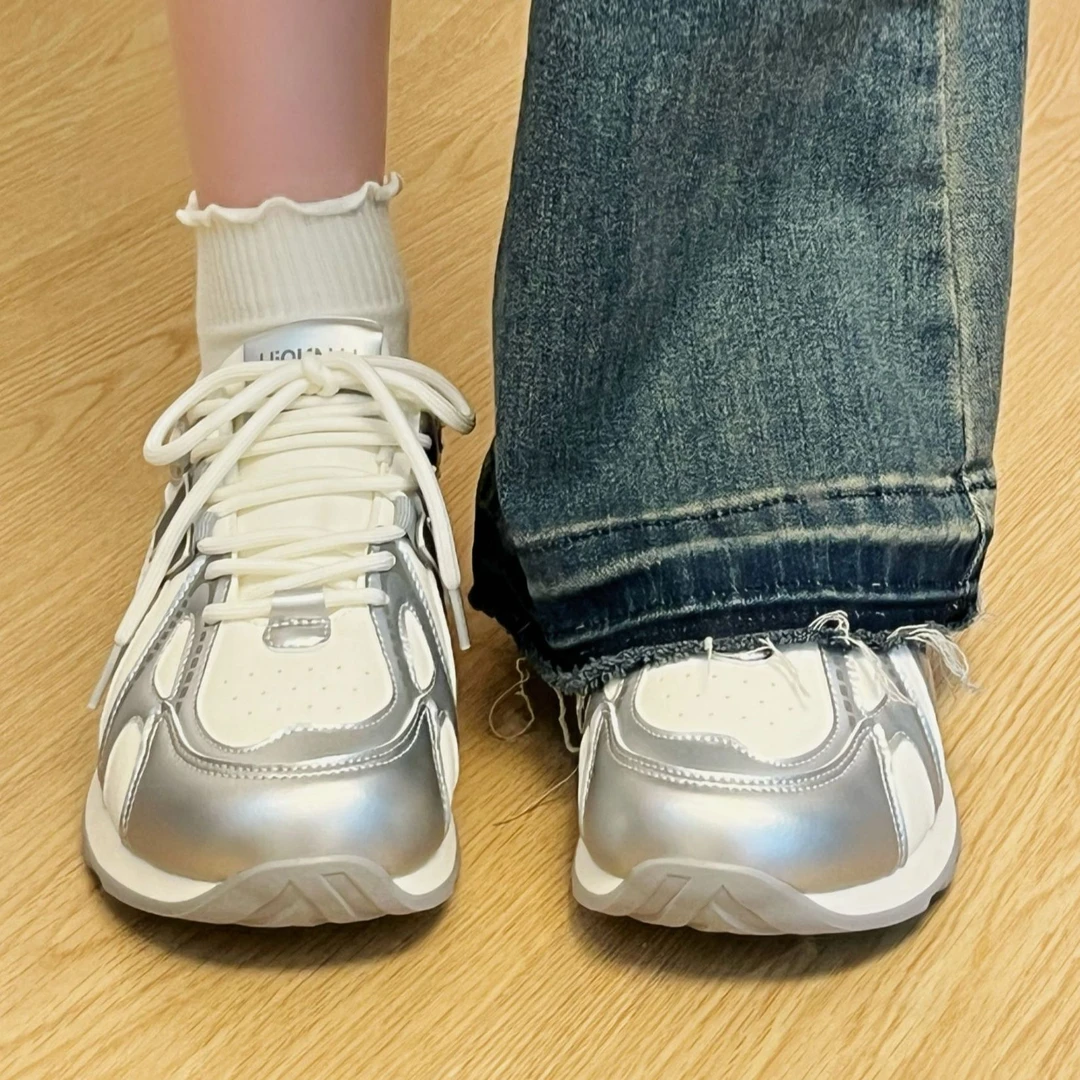 环球秋季银色德训鞋女款2025新款厚底休闲轻便运动鞋百搭时尚潮鞋