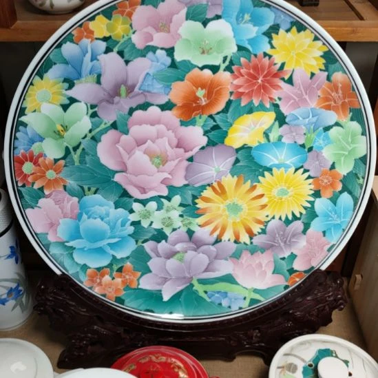 黑***们满花大盘子，盘子，