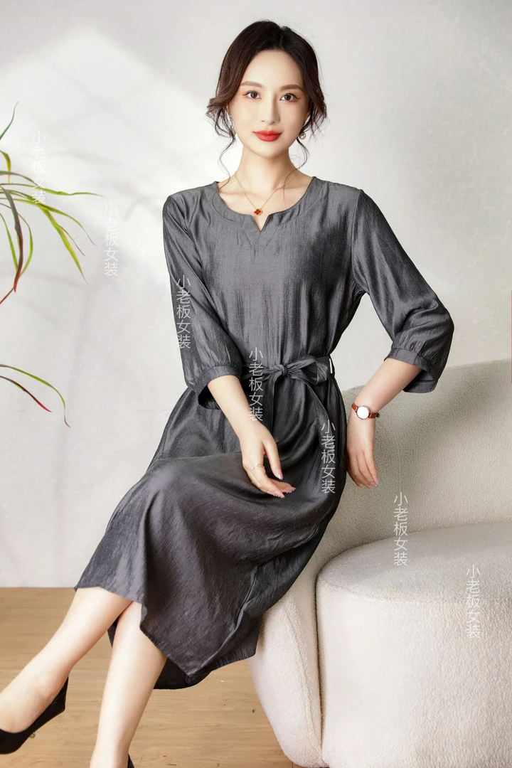 灰色气质2025新款纯色连衣裙时尚优雅修身显瘦休闲连衣裙子