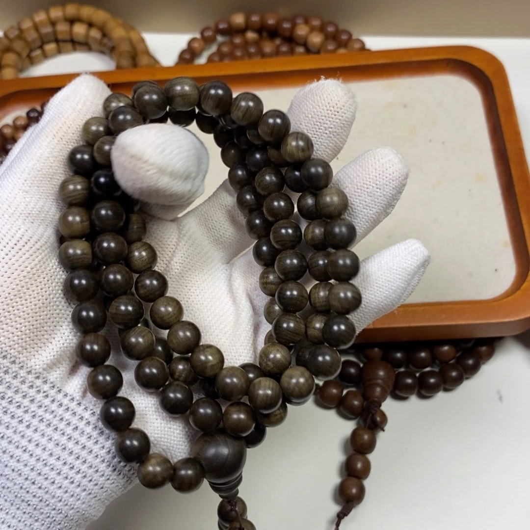 飘***秀檀香木老山檀香0.9阴沉奶香