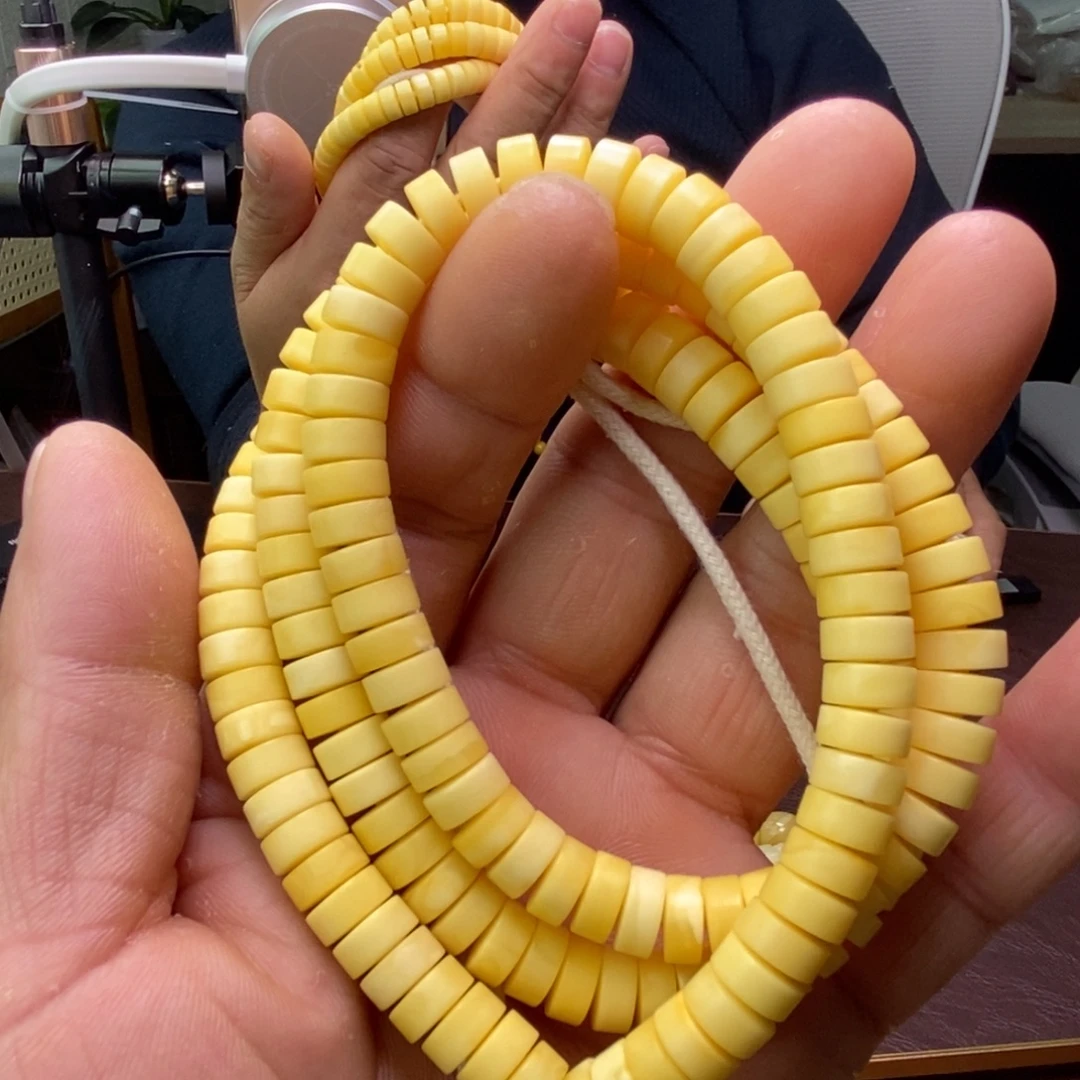 蜜蜡未镶嵌珠宝奇石