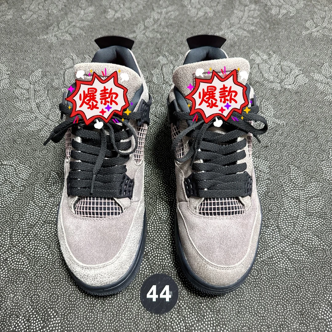 44码休闲鞋 AJ4 黑棕摩卡 成色极新