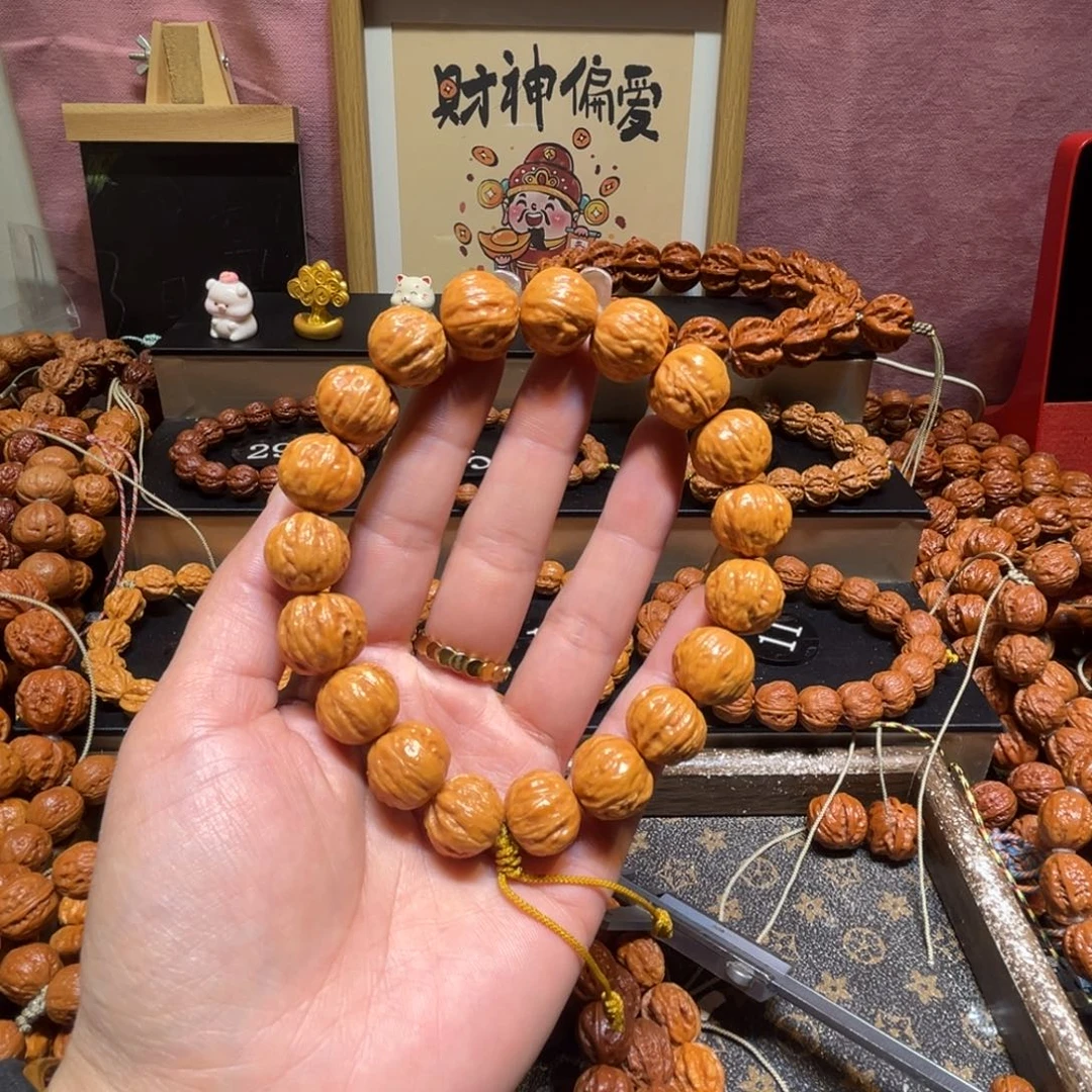 大***板文玩核桃手串精品