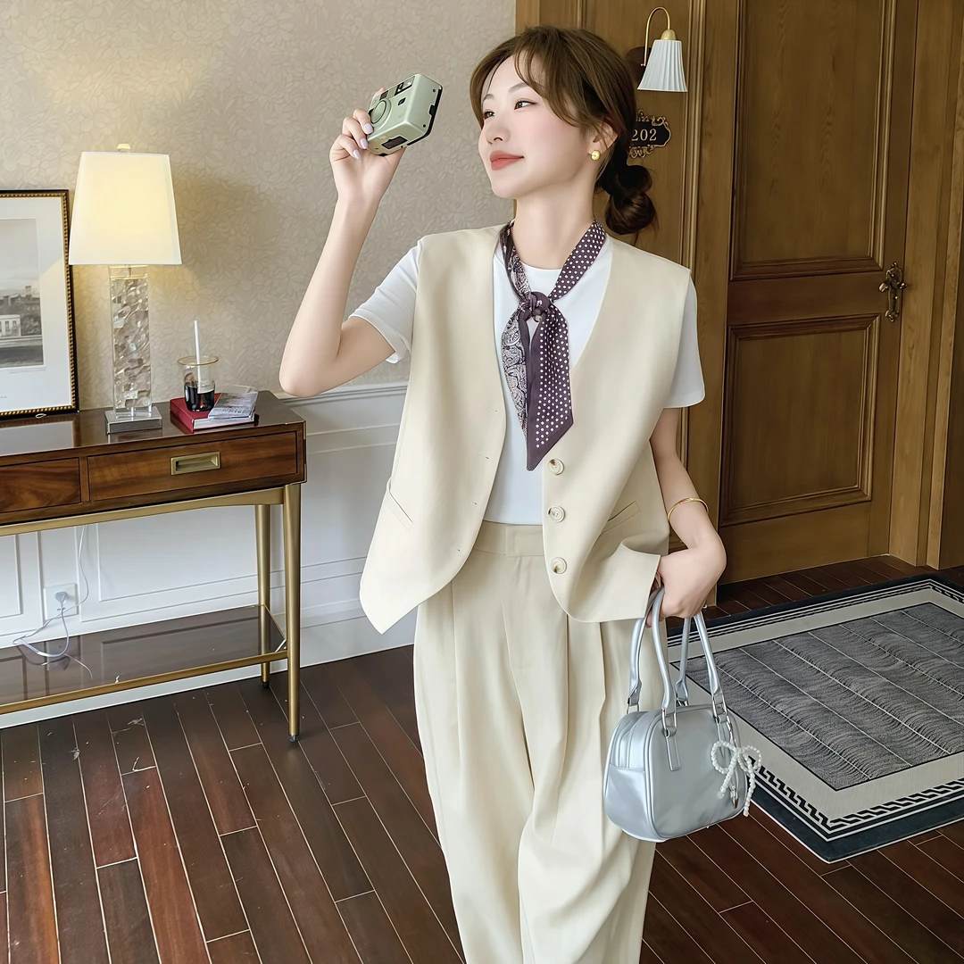 轻奢高级感西装马甲套装女2025夏季新款极简风阔腿裤三件套配丝巾