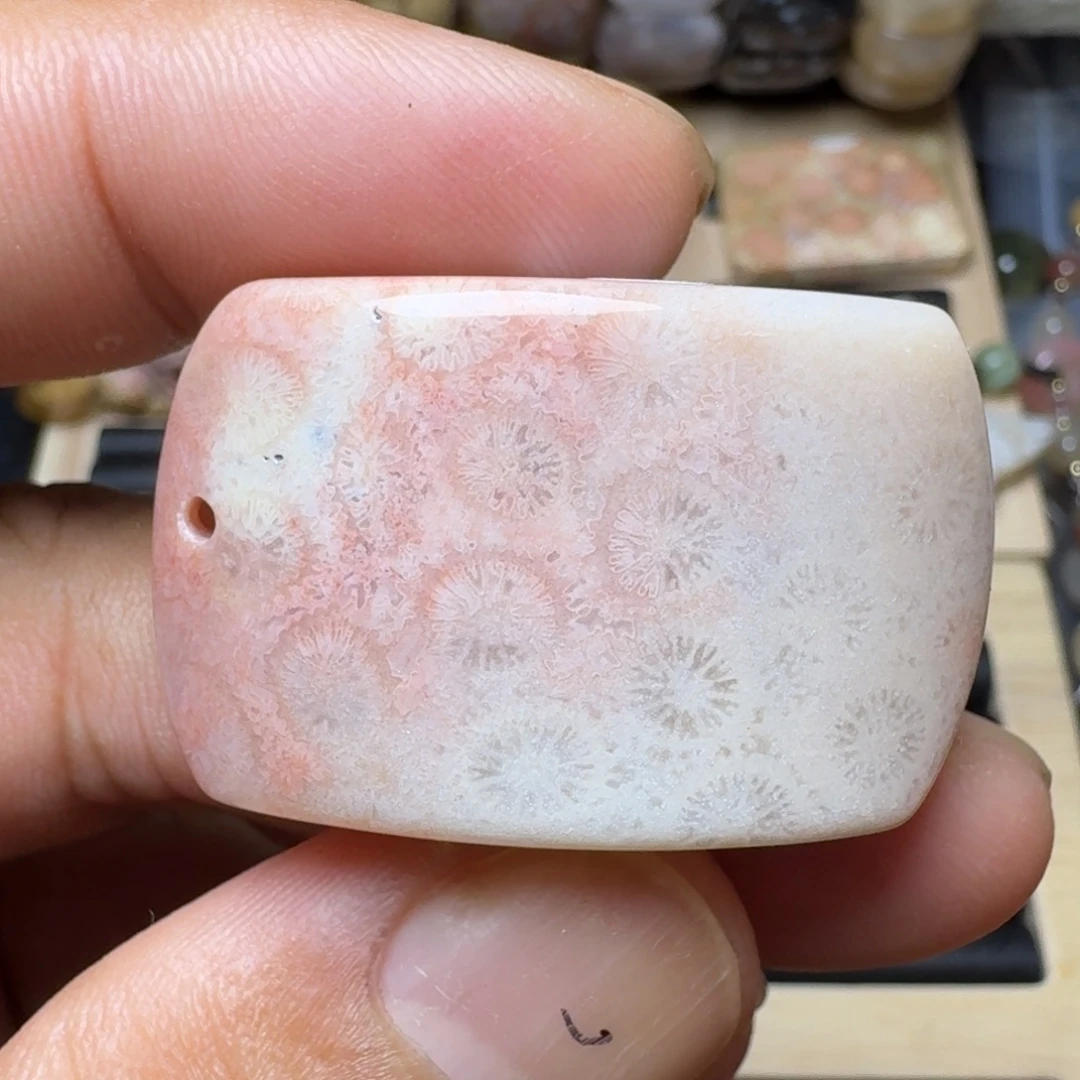 未镶嵌纯天然色有机玉石保真色硅化玉