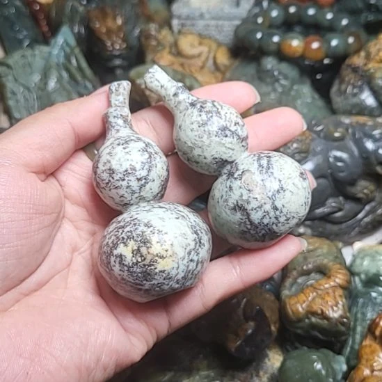 岫岩河磨玉（透闪石质玉）未镶嵌挂件