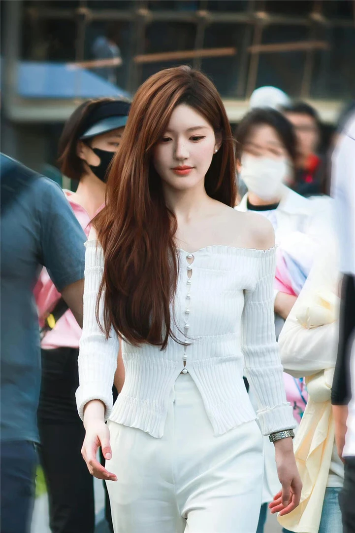 【露思~许我耀眼同款】针织女纯色一字领极简风打底毛针织衫