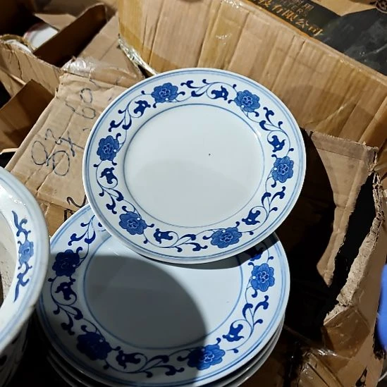 瓷片陶瓷盘子碗啥都有