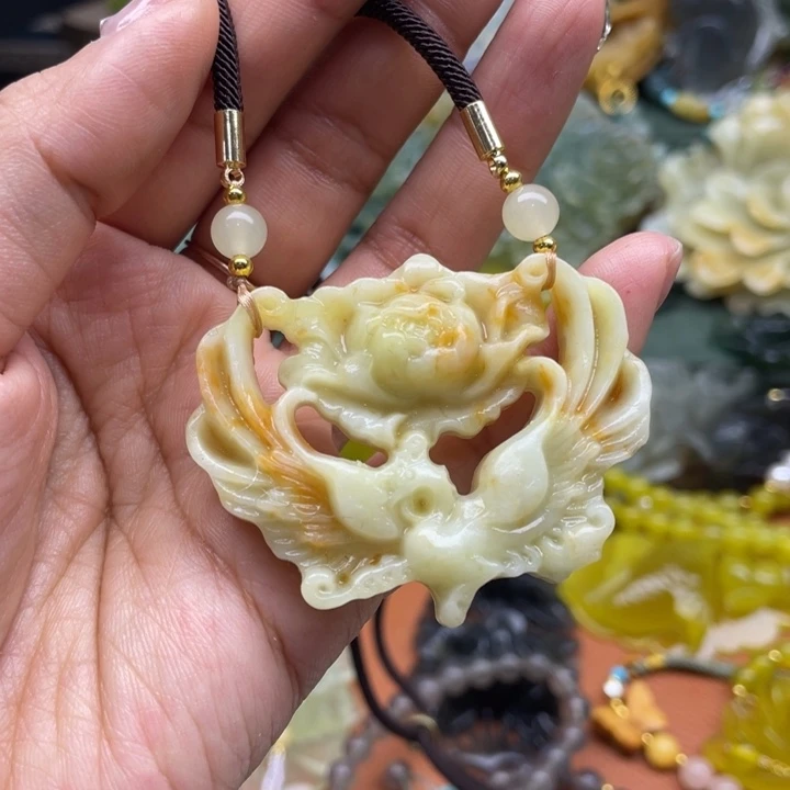 蛇纹石玉未镶嵌吊坠