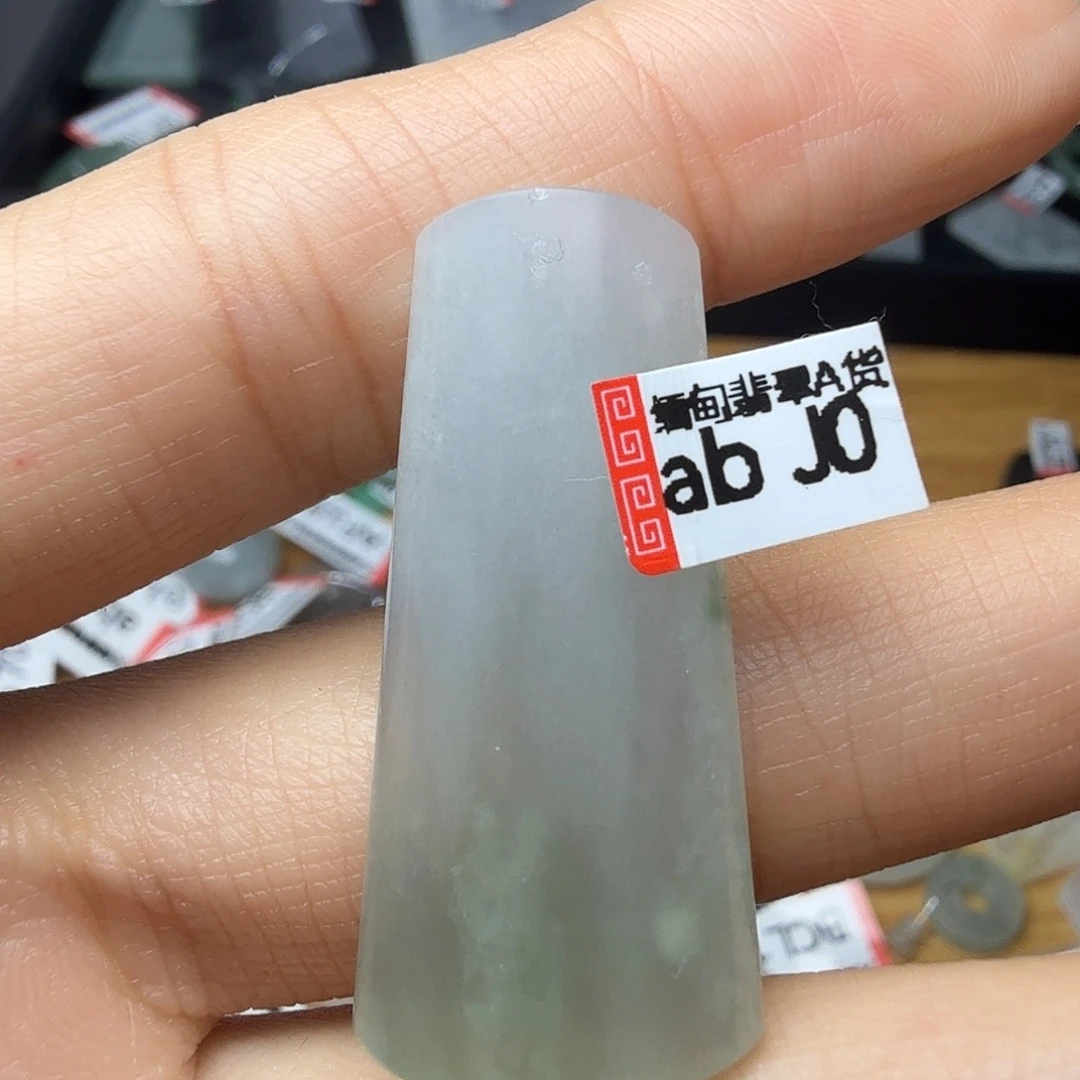 翡翠未镶嵌颈饰天然缅甸翡翠A货