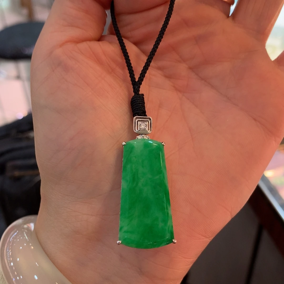 翡翠吊坠(不含链)18K金镶嵌