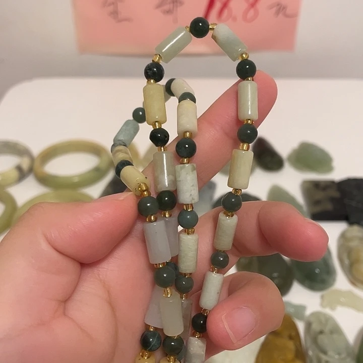 蛇纹石玉未镶嵌颈饰