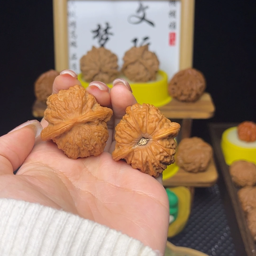 文玩核桃吊坠血麒麟39打底微微修