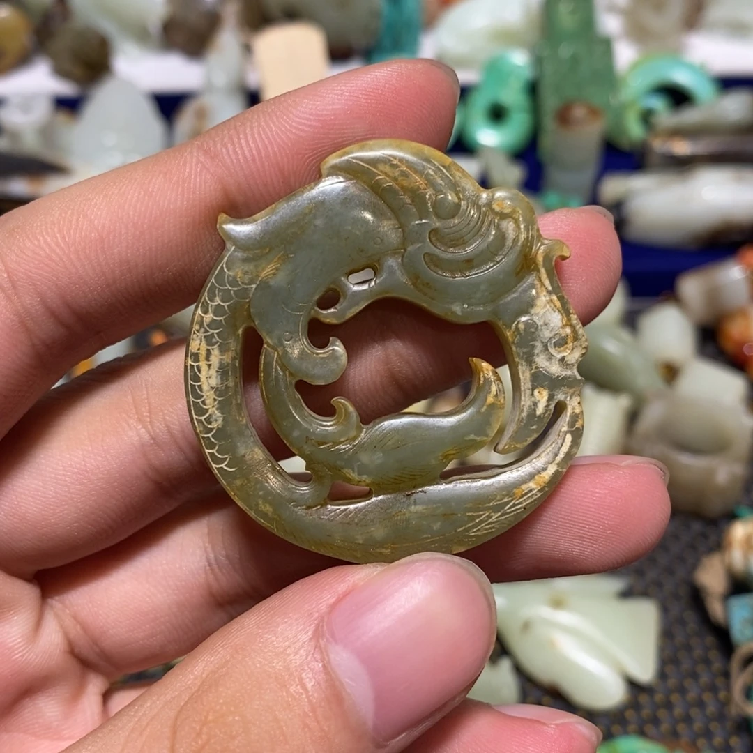 透闪石质玉未镶嵌车挂