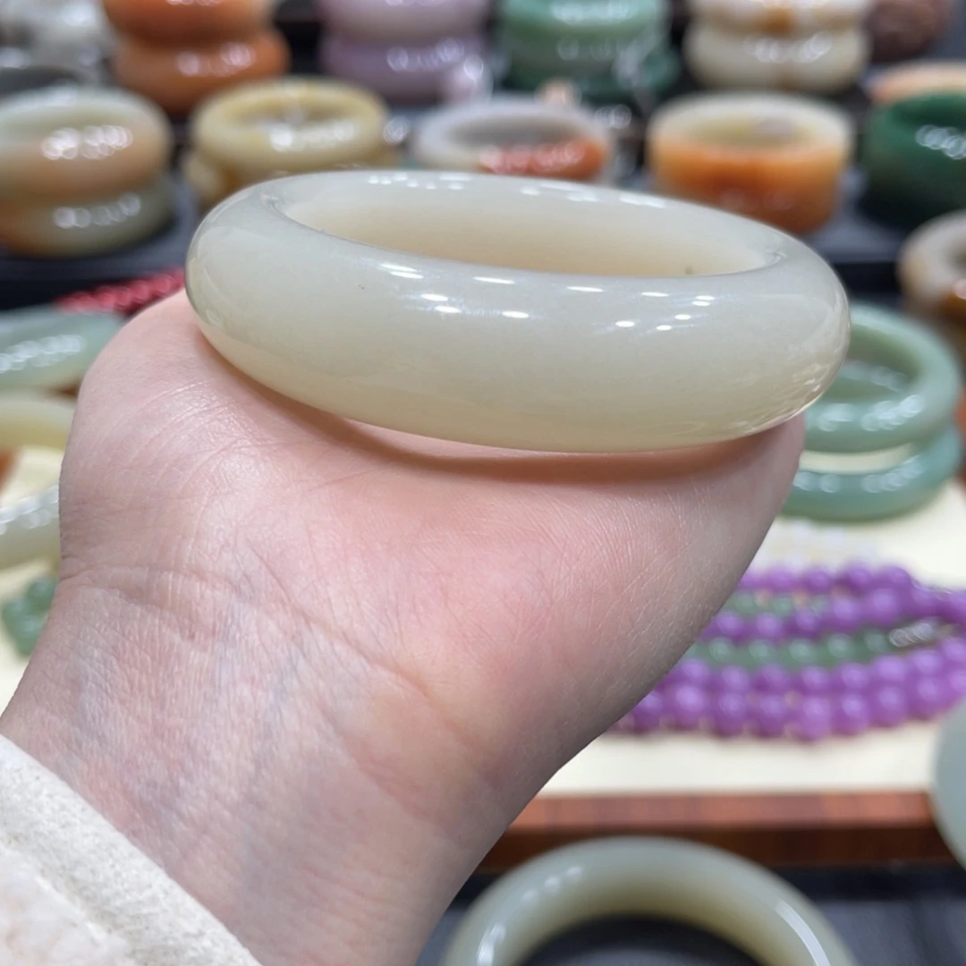 石英质玉手镯未镶嵌小*文